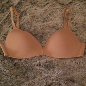 36C Victoria's Secret wireless bra in nude